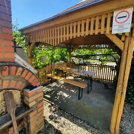 Buekfuerdo Bercsenyi 13 Apartmanhaz, Buekfalva *