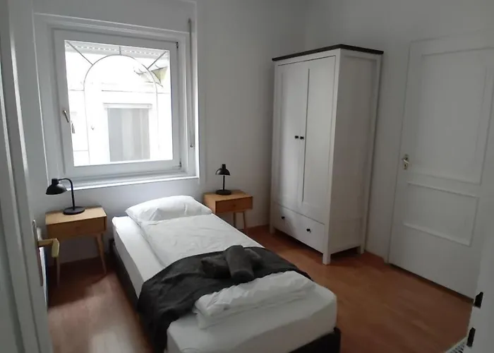Buekfuerdo Bercsenyi 13 Apartmanhaz, Buekfalva Lägenhet *